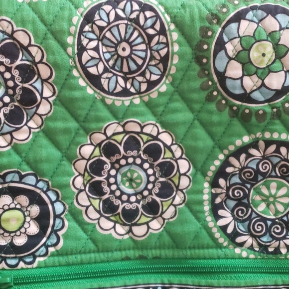 Vera Bradley Crossbody in Cupcake Green - Picture 4 of 5